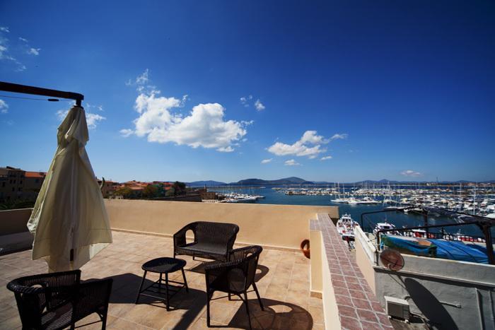 La Terrazza Sul Porto - Guest House Alghero Bagian luar foto