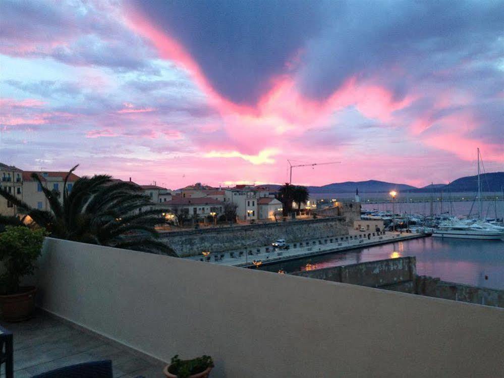 La Terrazza Sul Porto - Guest House Alghero Bagian luar foto